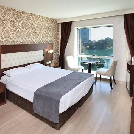 Otel Taskoeprue 4*