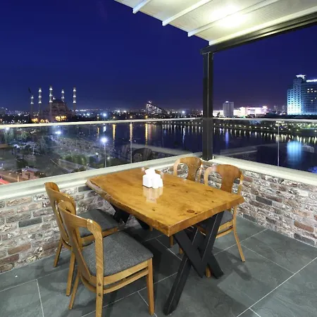 Otel Taskoeprue Adana